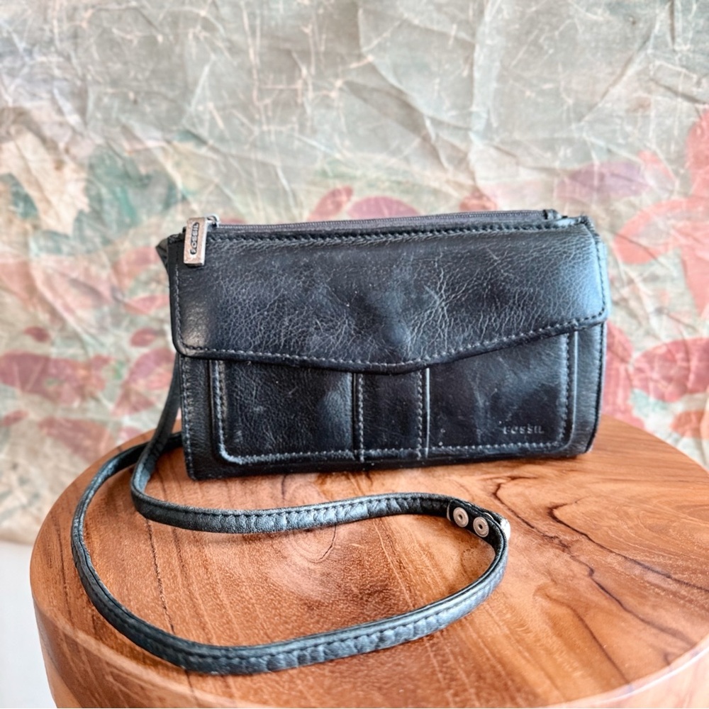 Fossil Vintage Black Leather Crossbody Wallet Mini Purse Bag